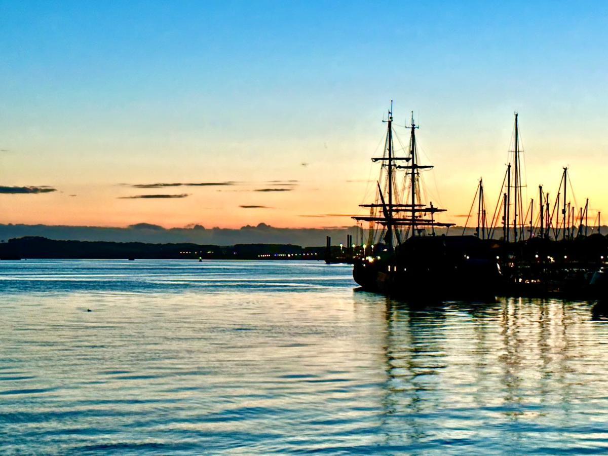 Royal William Yard Apartments - Large And Luxurious With Free Parking Plymouth Buitenkant foto